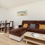 Baltic & Forest With Parking By Renters *