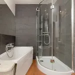 Baltic & Forest With Parking By Renters شقة *