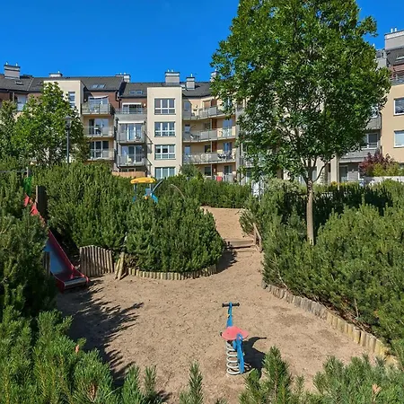 Baltic & Forest With Parking By Renters *