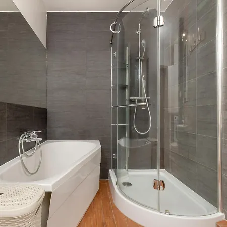 Jasny W Gdyni Z Parkingiem By Rent Like شقة *